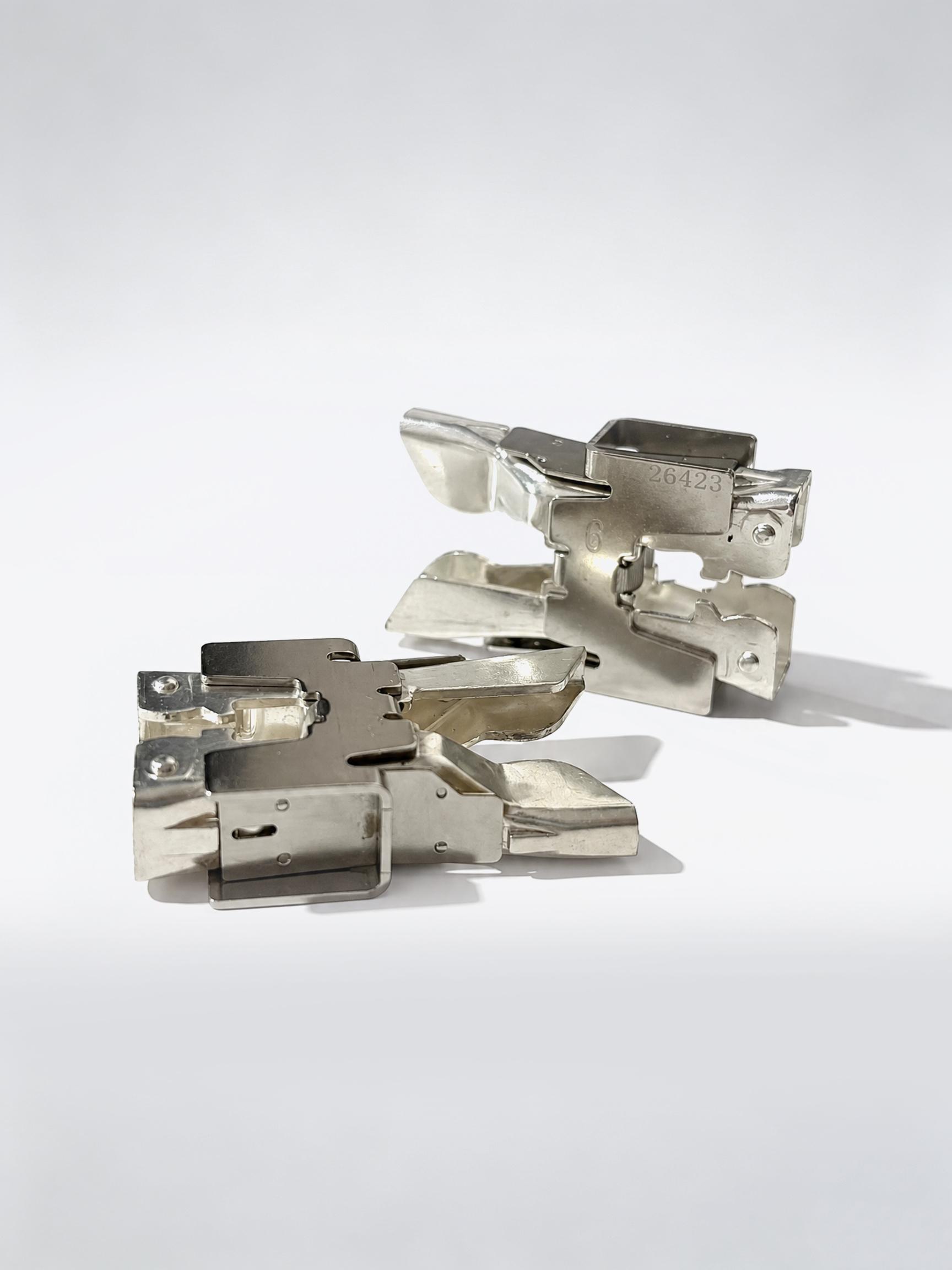 Busbar clip
